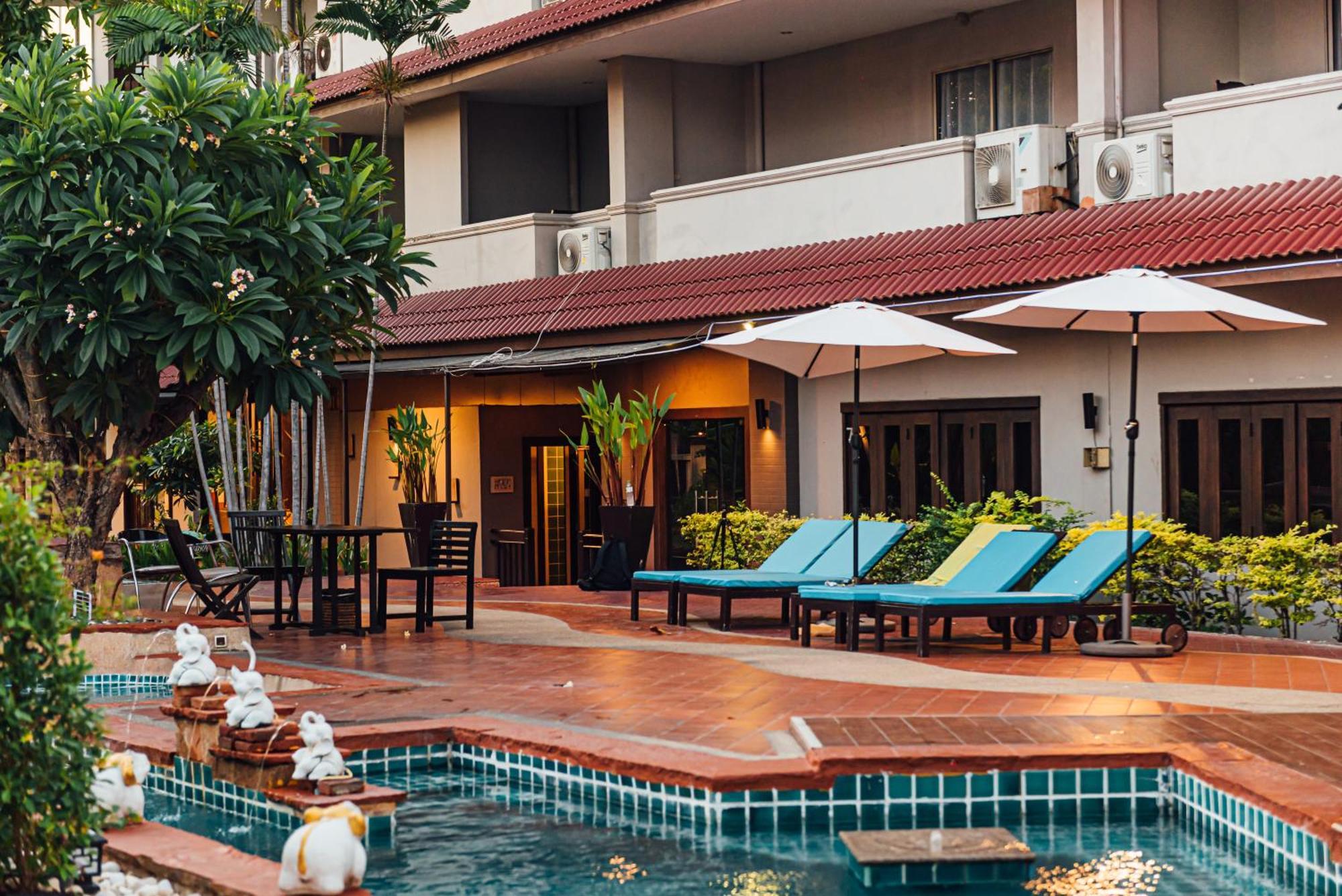 Gazebo Resort Pattaya Exterior photo