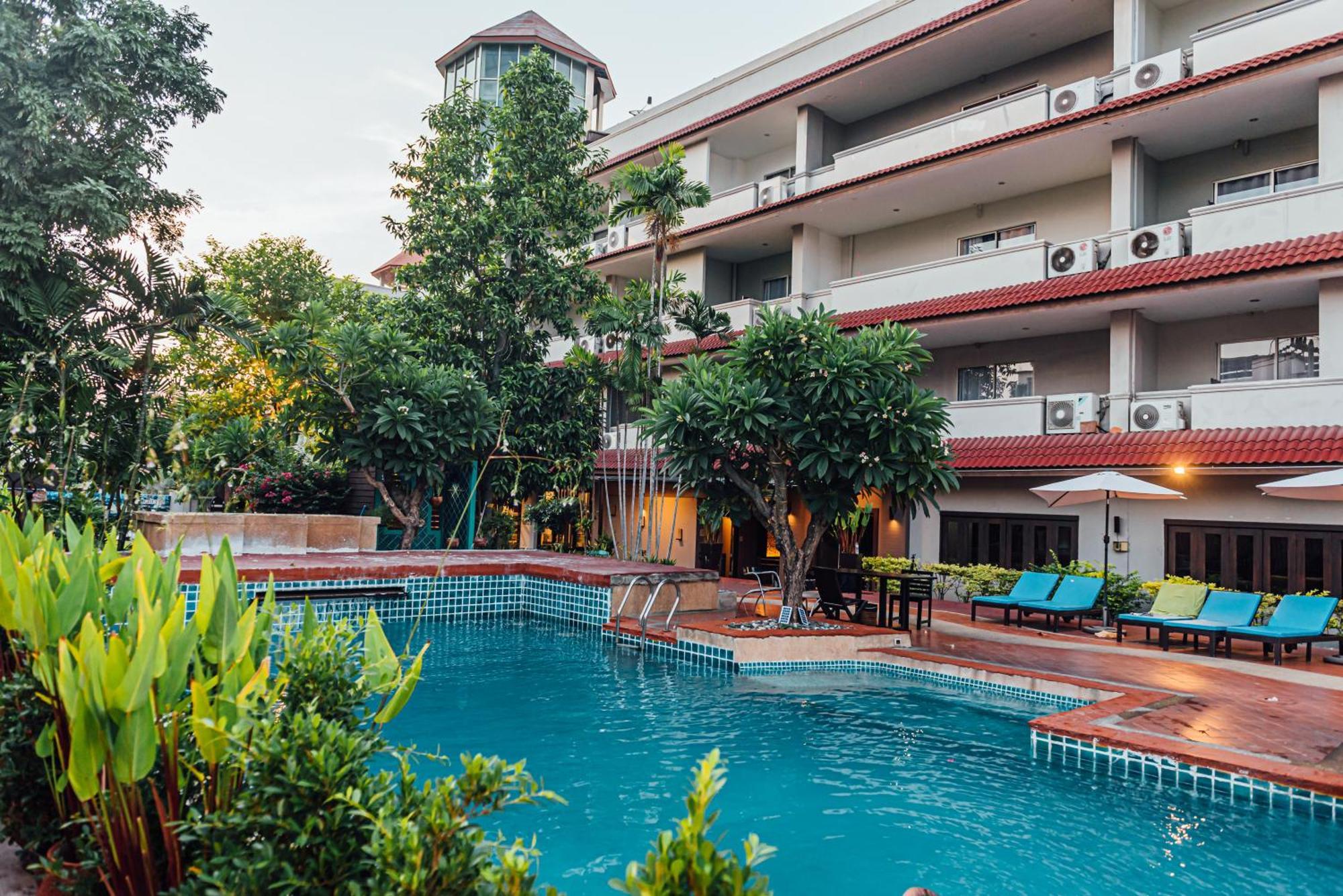 Gazebo Resort Pattaya Exterior photo