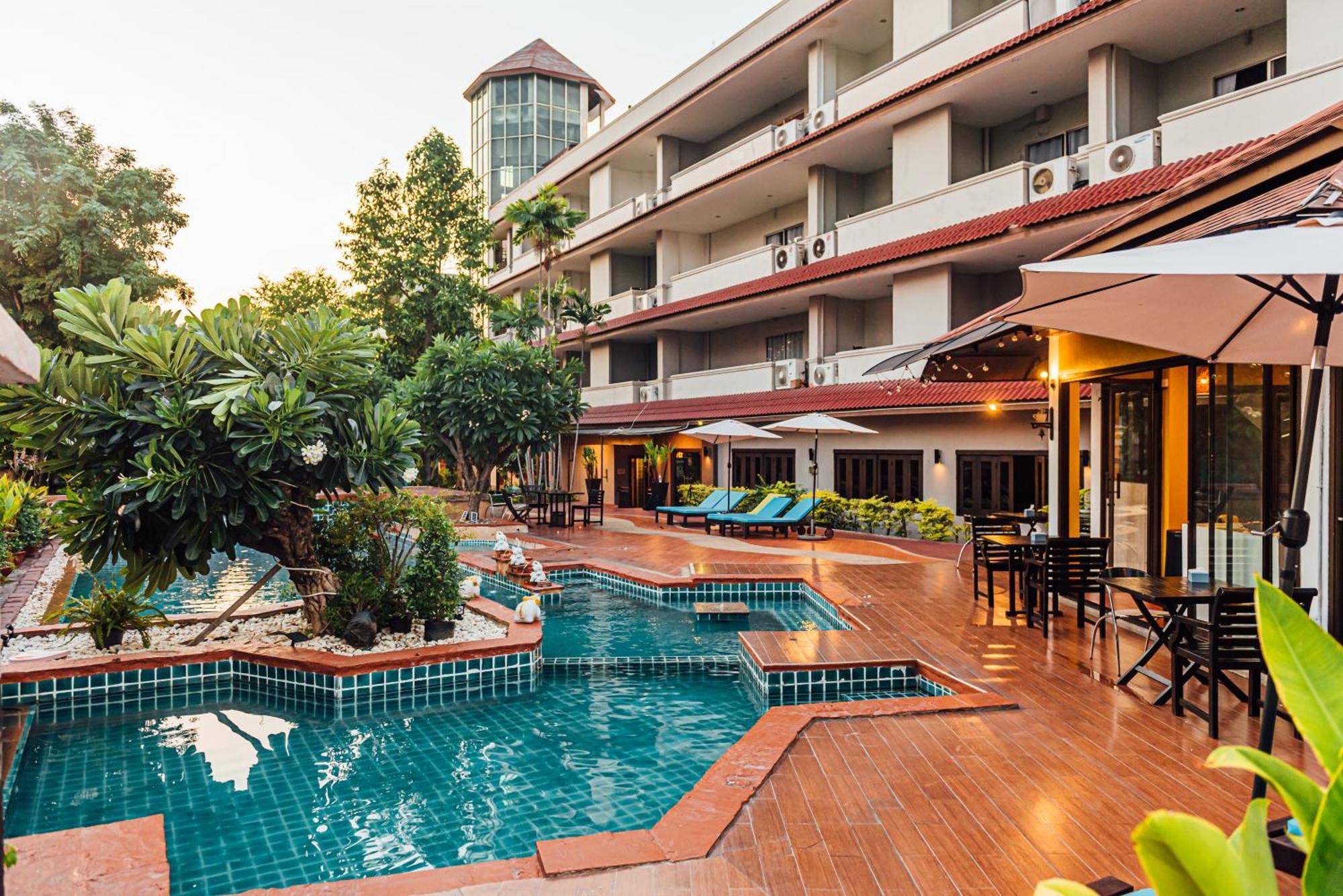 Gazebo Resort Pattaya Exterior photo