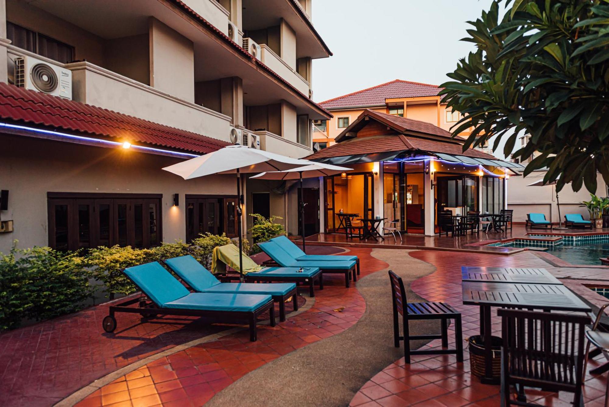 Gazebo Resort Pattaya Exterior photo