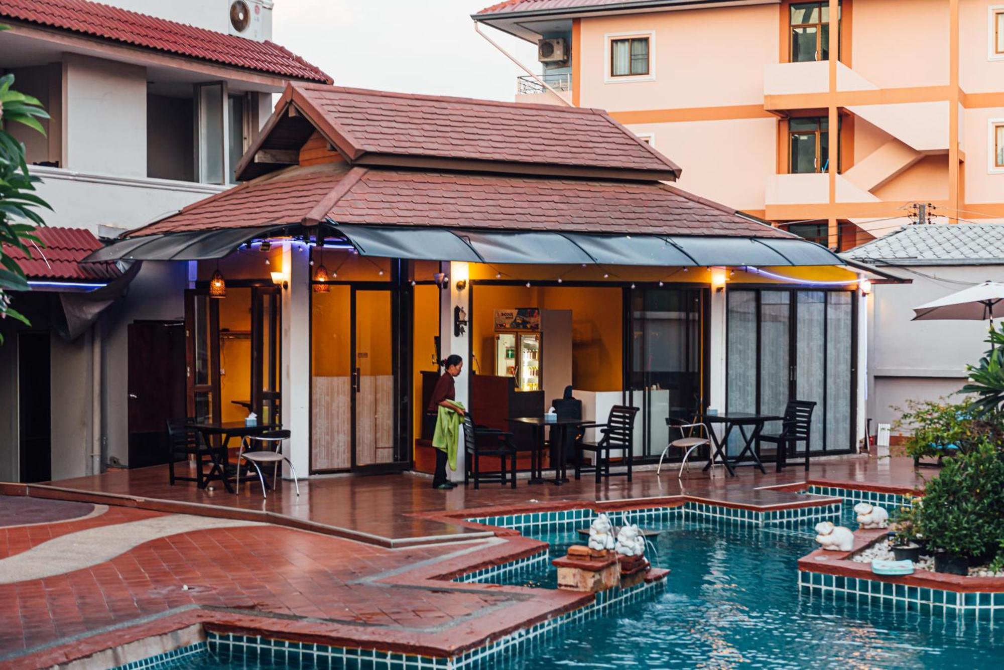 Gazebo Resort Pattaya Exterior photo